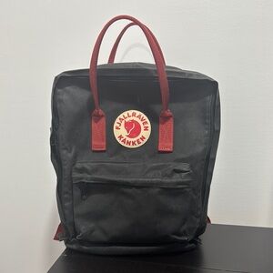 Fjallraven Kånken Large Black Backpack with Red Straps